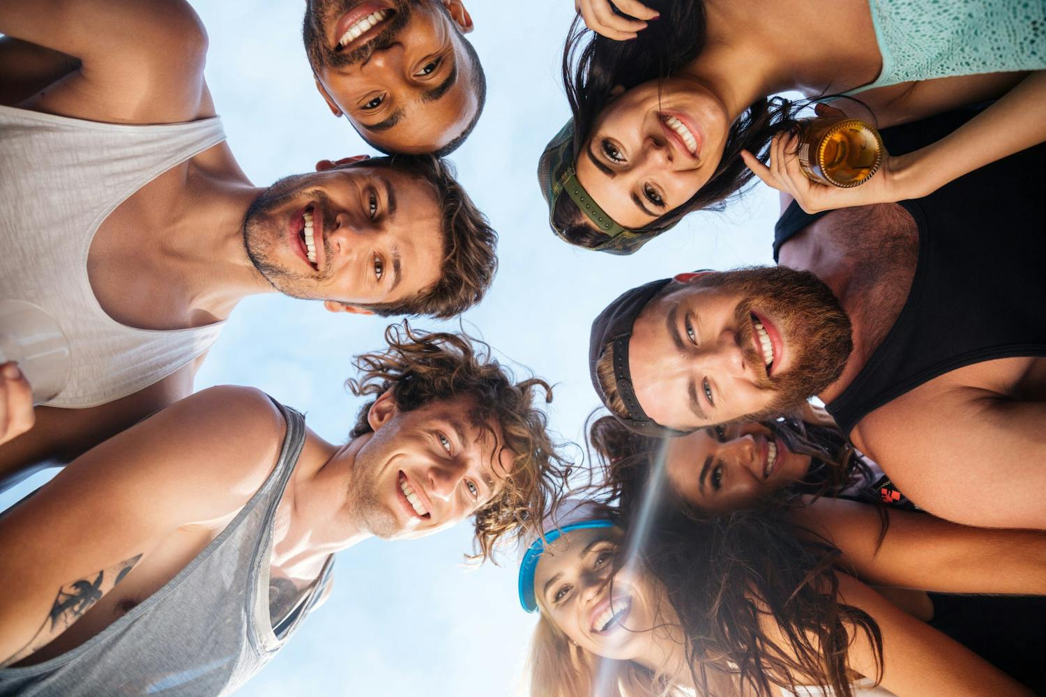 gruppefoto nedefra ryhmäselfie alhaaltapäin